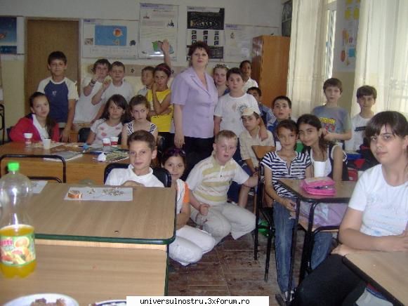 aici se vor prezenta toti elevii din clasa avi-a, se vor descrie, vor spune daca le place in cls