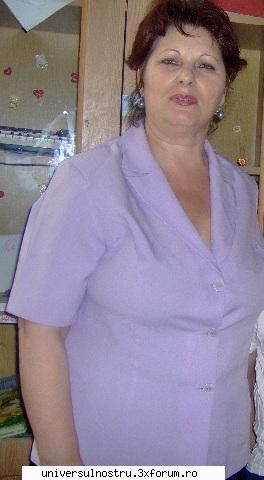 d-na noastra diriginta aici vor scrie doar elevii clasei a-vi-a parere despre d-na diriginta!